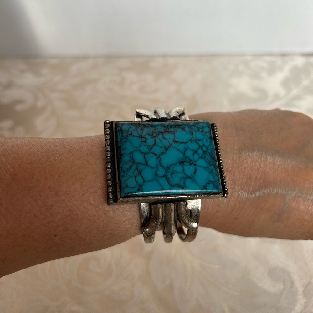 Turquoise Stone Cuff Bracelet/ Bold Cuff Braclet/ I never used it - Picture 7 of 7